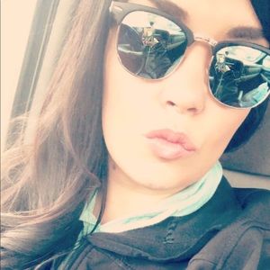 Meet your Posher, Brooke